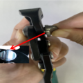 3/ Turn the Width knob, ensuring that the lugs are re-engaged.